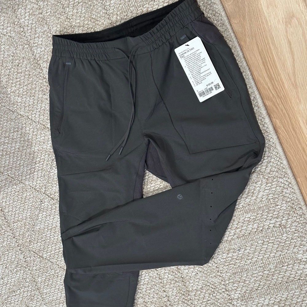 Lululemon License to Train Pant *NEW WITH TAGS*